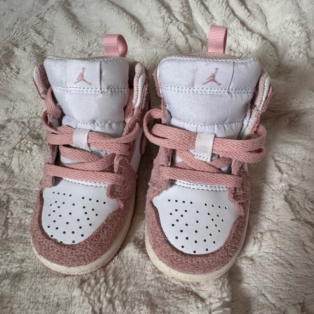 Air Jordan 1 mid se size 6c